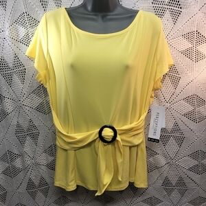Perceptions XL yellow short sleeve top with attached front belt